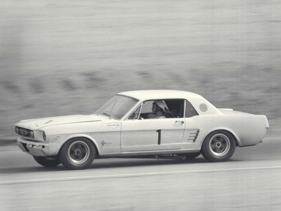  Ford Mustang HardTop Race Car 1966 года  (фото 2 из 3)